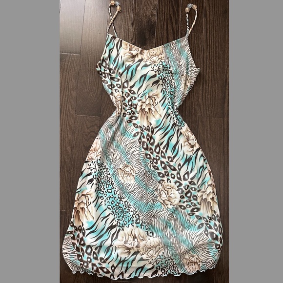 💎 Light Blue Animal Print Dress - Picture 1 of 3